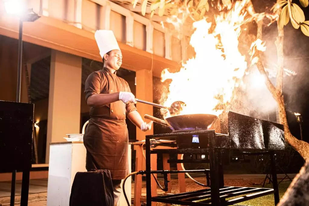 باغ هتل کلاب پالم بی نگومبو